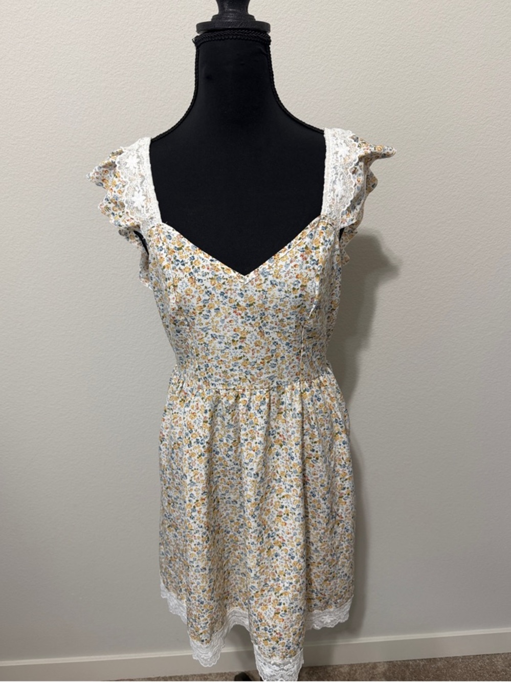 Floral Lace-Trim Sundress in Yellow